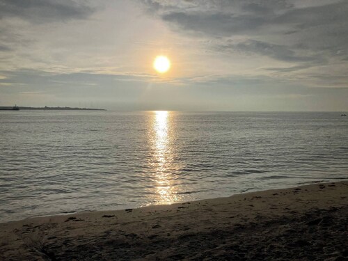 1BR Apartment Beach Getaway Perfect for Couples