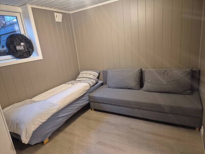 Newly Renovated House • 11 guests, 5 bedrooms