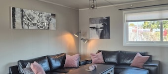Newly Renovated House • 11 guests, 5 bedrooms