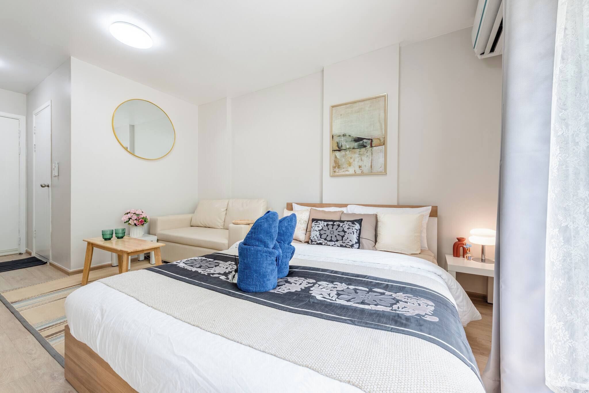 1 bedroom, iron/ironing board, internet, bed sheets