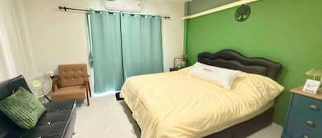 3 bedrooms, iron/ironing board, Internet, bed sheets