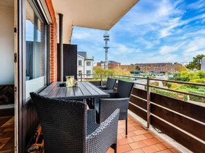 Outdoor dining - Sonnenschein - Beachfront apartment for 4 people with a balcony and parking space. (Sylt)
