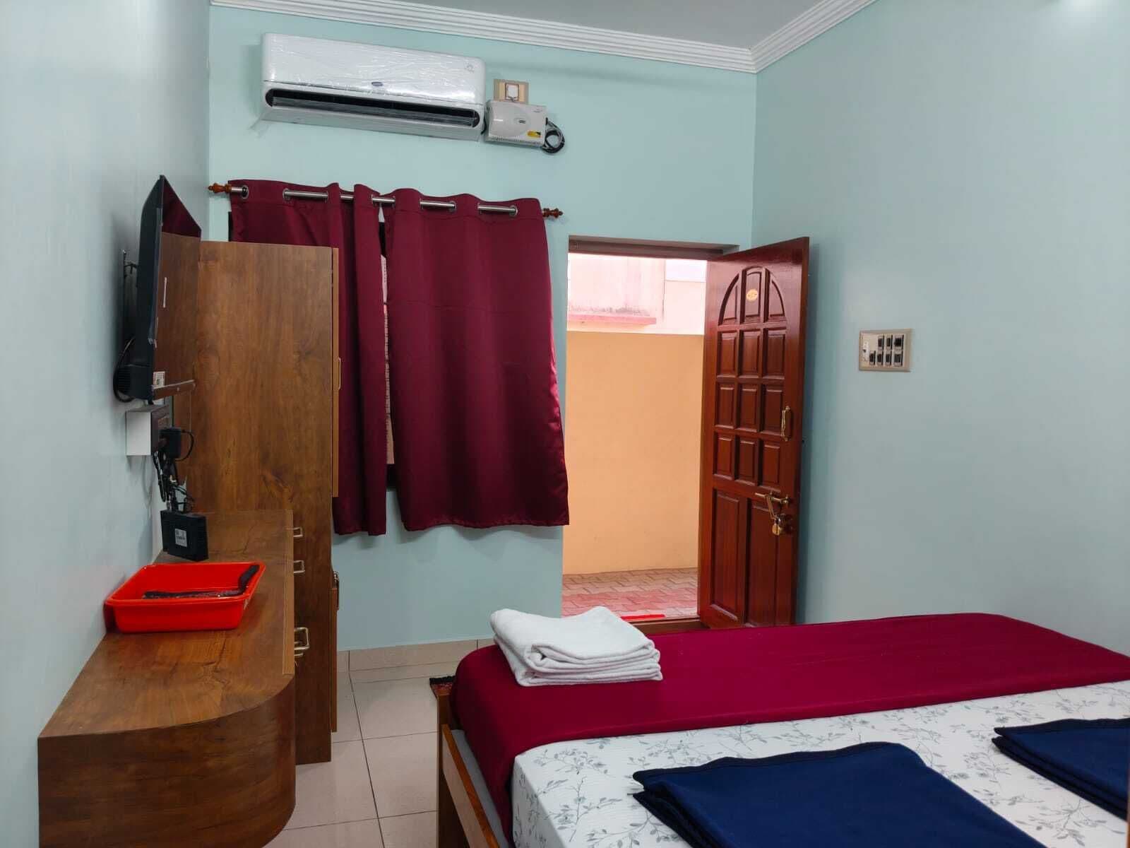 Superior Double Room, Balcony, City View | WiFi (free)