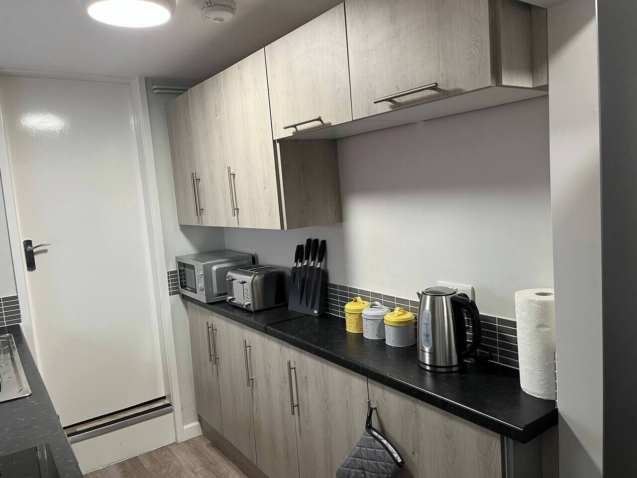 Fridge, microwave, stovetop, electric kettle