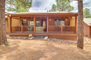Exterior - Trails, Lake, Golf & More! Cozy Cabin in Show Low (Show Low)