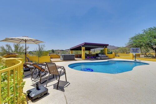Experience Staying in Geodome, Pool, Hot Tub, BBQ
