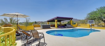 Experience Staying in Geodome, Pool, Hot Tub, BBQ