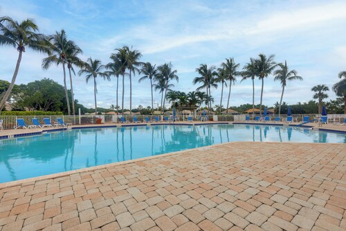 Trails & Resort Perks! Home in Royal Palm Beach