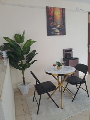 Dining - Charming 1-bedroom building in enjoyable Diani Beach location (Diani Beach)