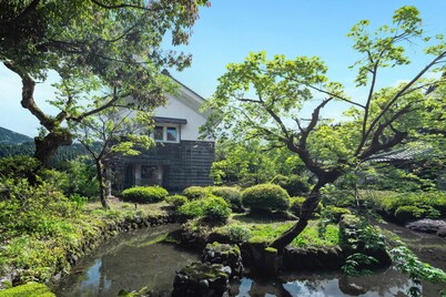 Ichijodani SAKU | Entire warehouse built in 1899 available for exclusive rental, with an open-air bath; limited to one group per day