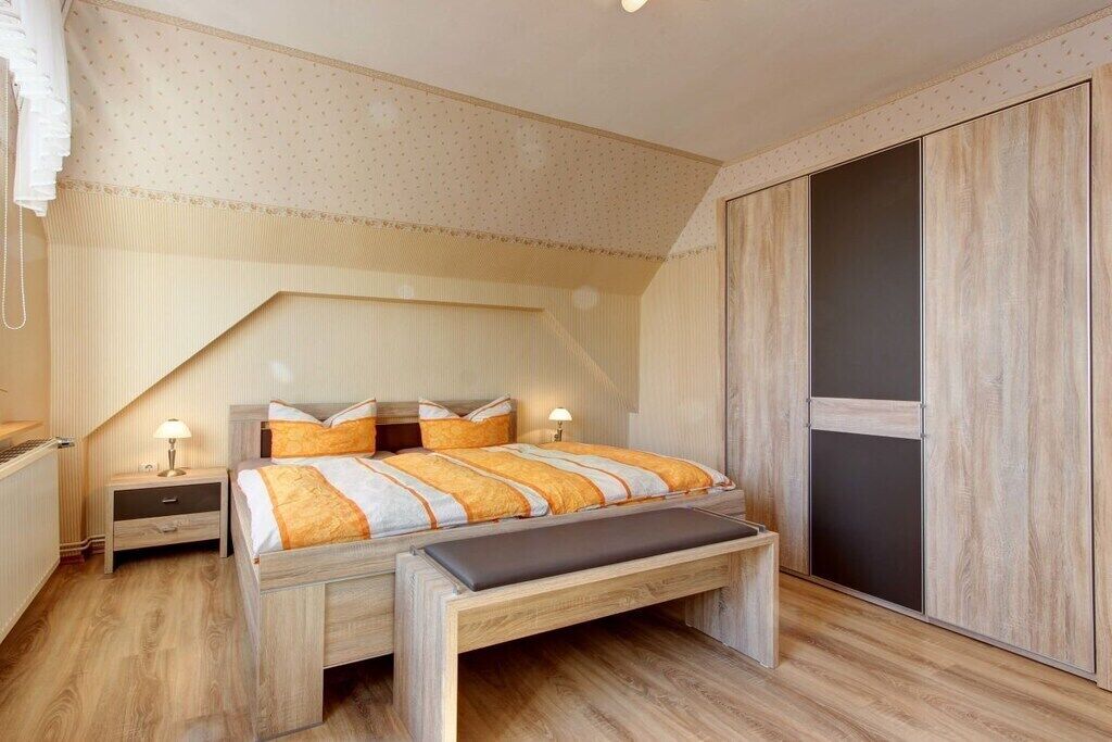 1 chambre, lit parapluie, Wi-Fi gratuit, draps fournis
