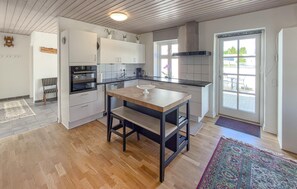 Uklassifisert bilde, 3 av 28, knapp