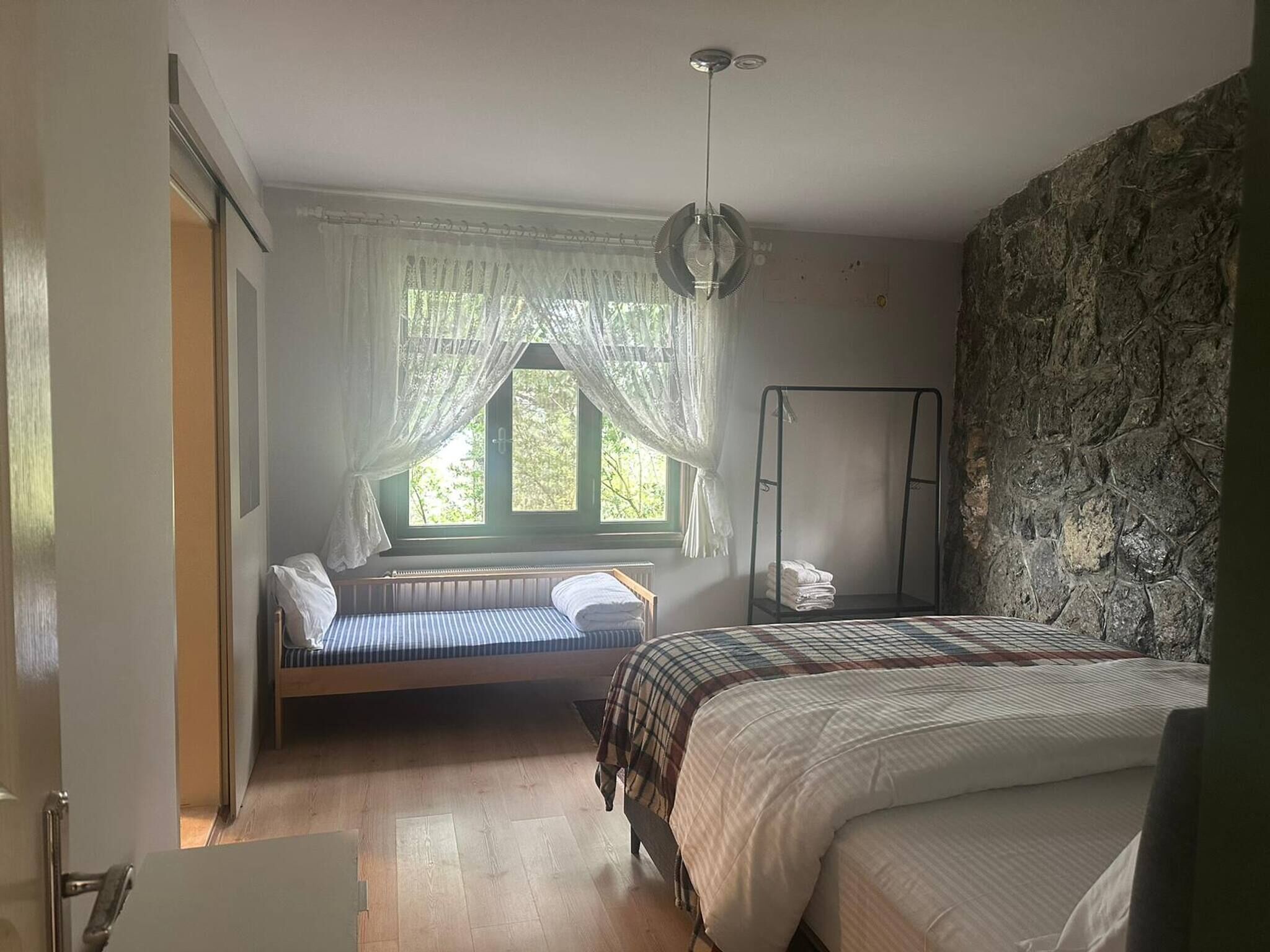 5 bedrooms