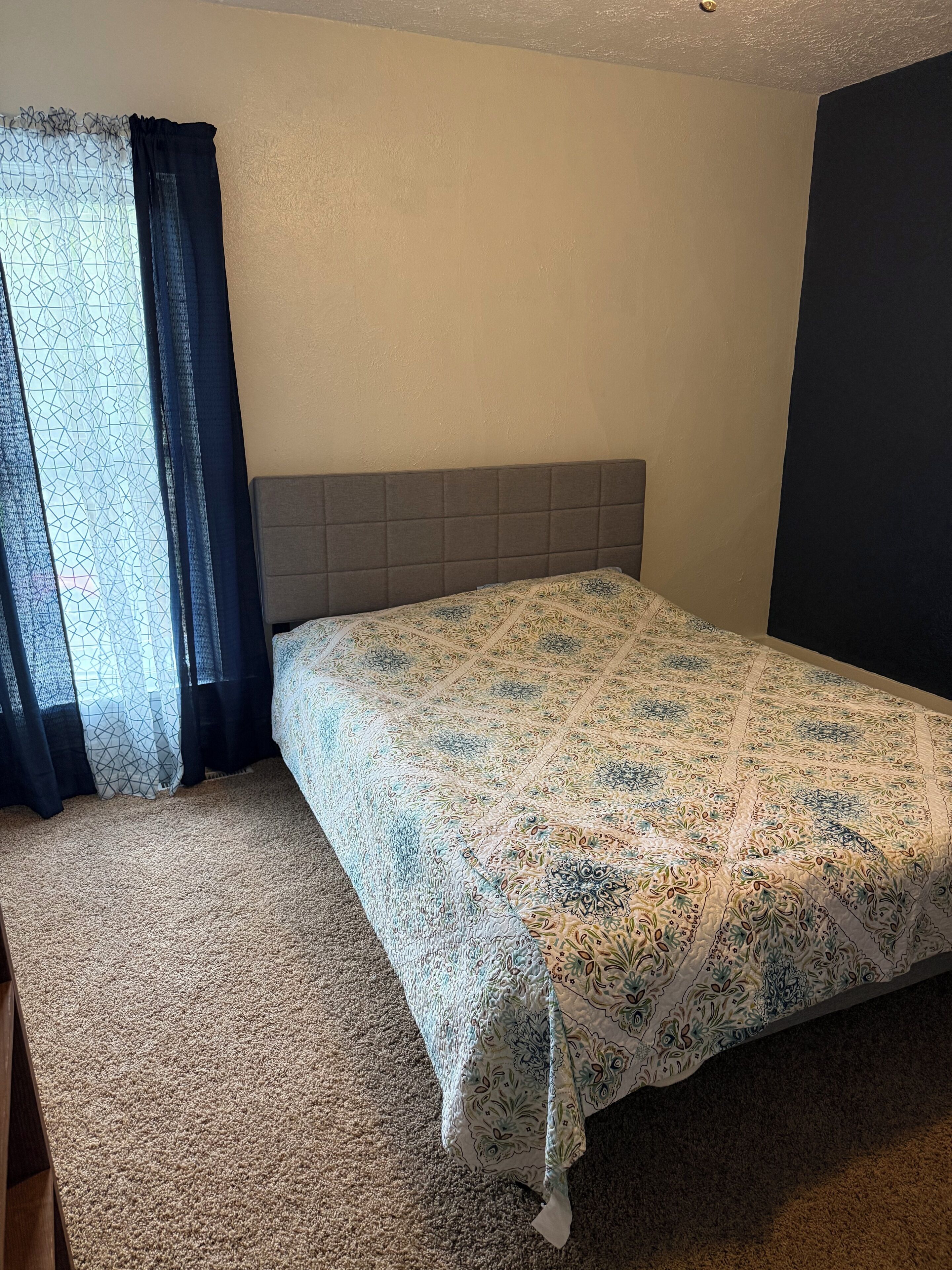 4 bedrooms, WiFi (free), bed sheets