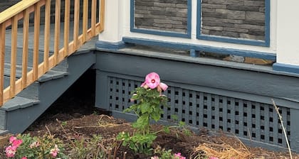 Charming 4-bedroom house in Warren perfect for your getaway