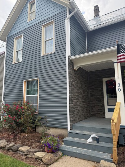 Charming 4-bedroom house in Warren perfect for your getaway