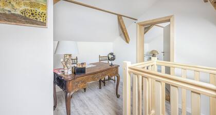 Barn at the foot of the mountains; pets allowed