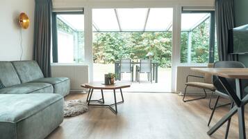 Smart-TV, Tischtennisplatte