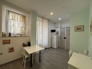 Interior - Vrbo Property (Roma)