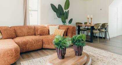 The Palthe Premium bungalow has been recently fully renovated and features a stylish, modern interior. It offers all the comfort for 6 people, surrounded by nature, with a lovely terrace to relax outdoors.