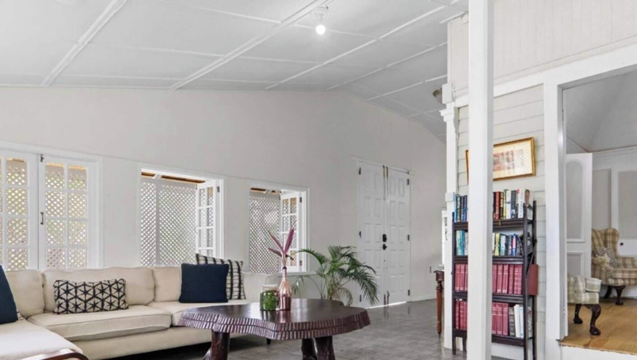 Villa, 5 Bedrooms, Smoking, Private Pool | Living room