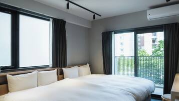 Standard Twin Room, Balcony, Park View
