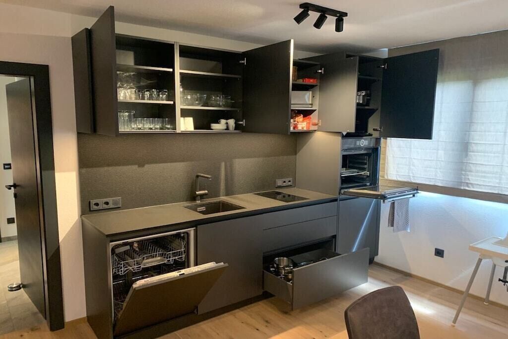 Fridge, oven, stovetop