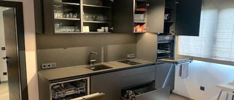 Fridge, oven, stovetop