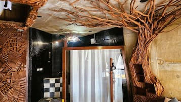 HORSE ROOM | Free WiFi, bed sheets