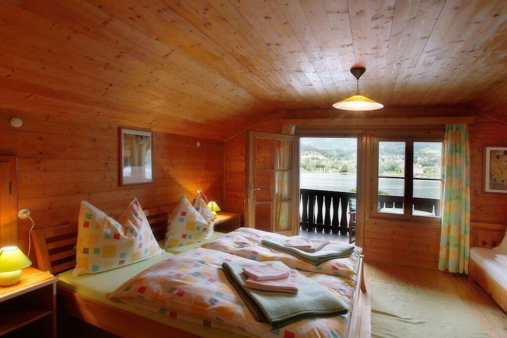 Bügeleisen/Bügelbrett, Reisekinderbett, kostenloses WLAN, Bettwäsche
