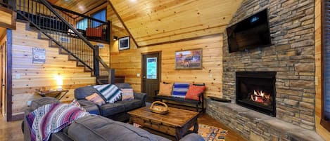 Cabin, Multiple Beds, Mountain View (Over Yonder Inn) | Living area