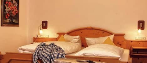21 bedrooms, free WiFi, bed sheets