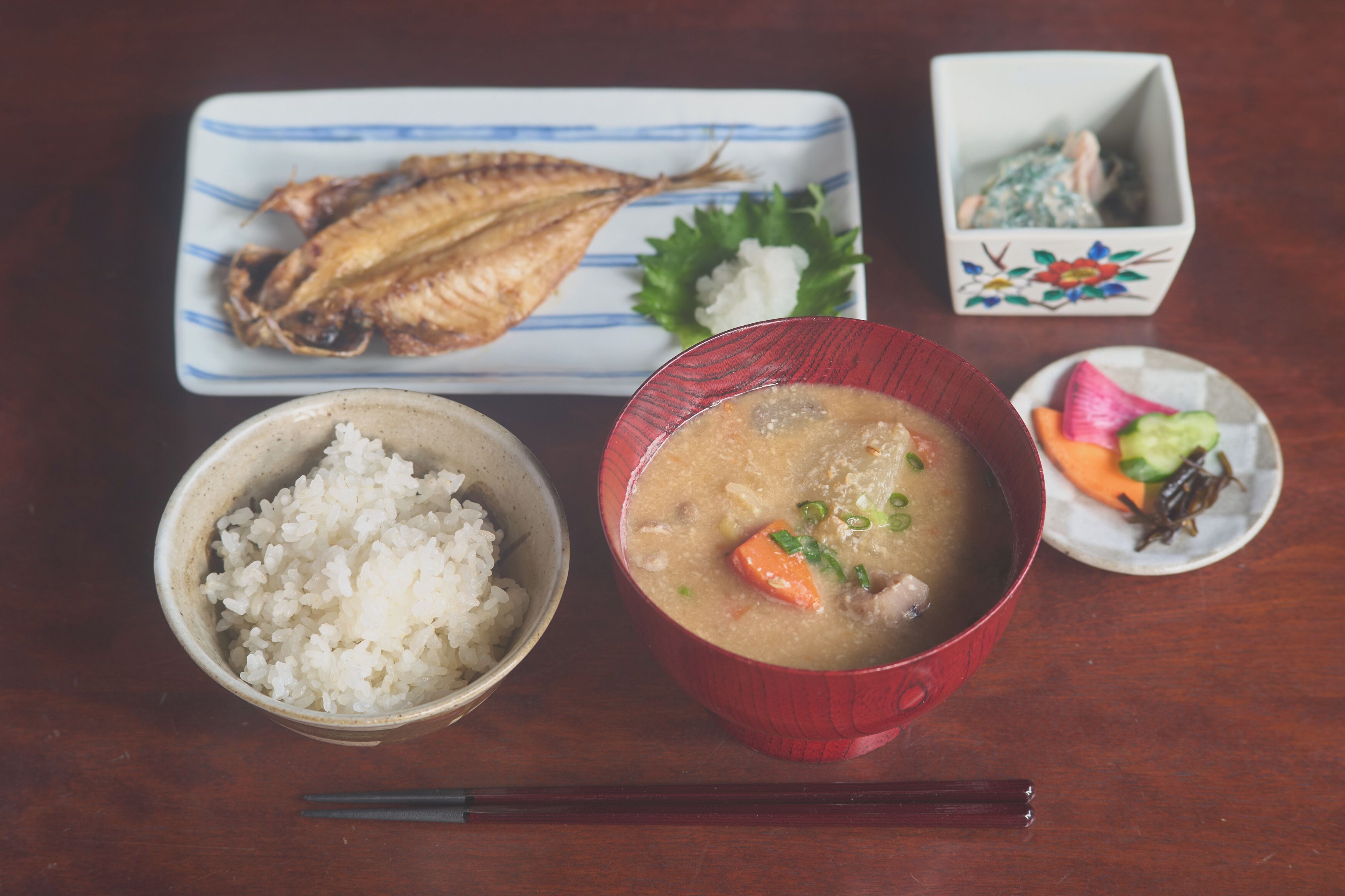 Daily local cuisine breakfast for a fee