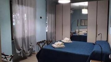 2 bedrooms, iron/ironing board, WiFi (free), bed sheets