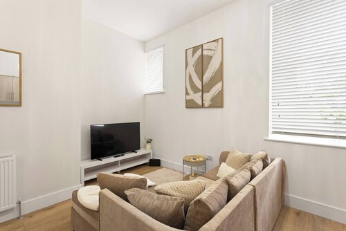 Broxburn Retreat / Sleep 6 / Free Parking