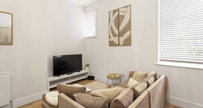 Broxburn Retreat / Sleep 6 / Free Parking