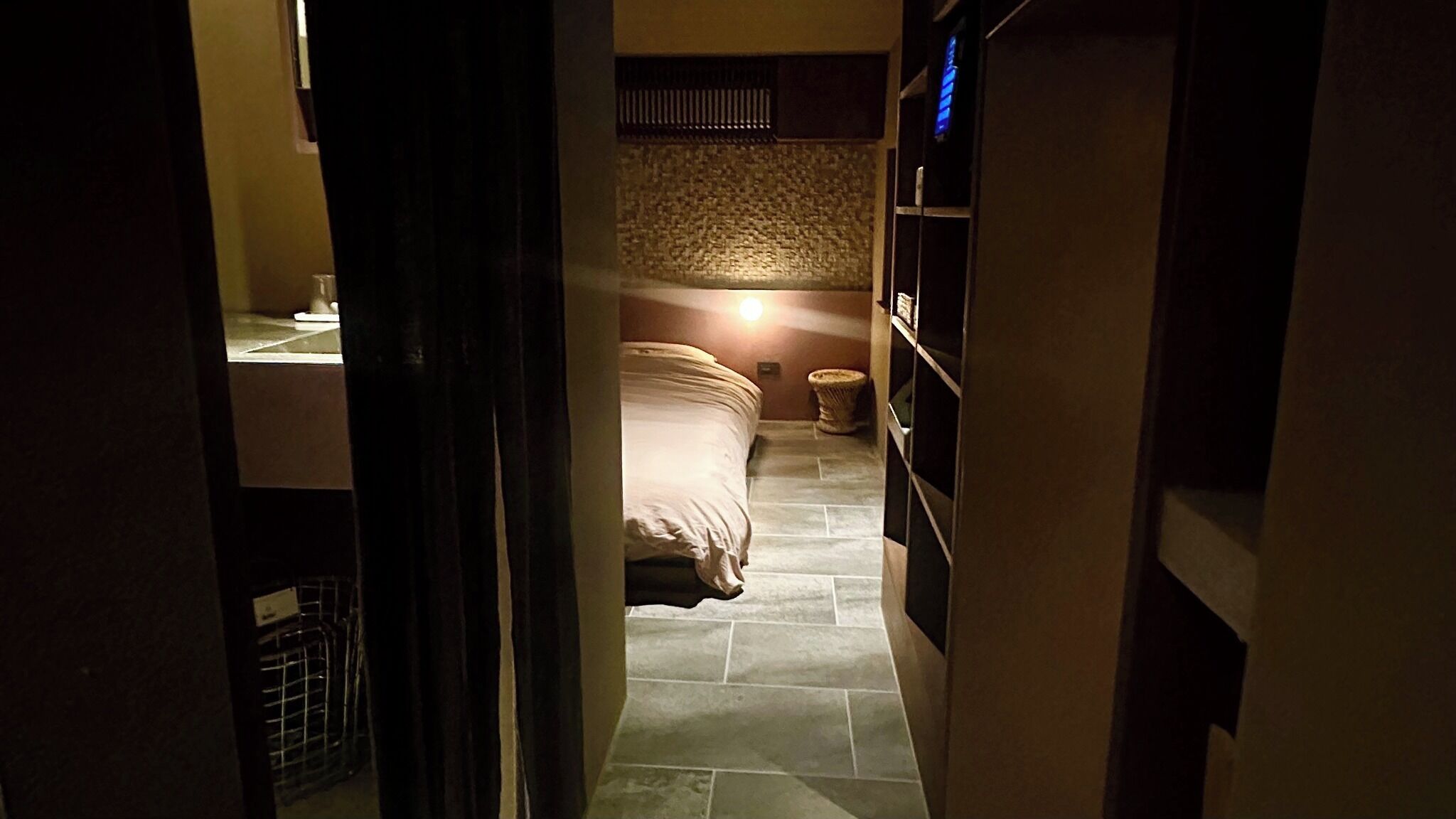 Desk, WiFi (free), bed sheets