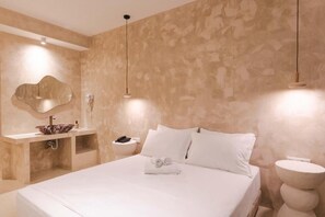 Free WiFi, bed sheets - Heavenly Rest Luxury Hotel (Saranda)