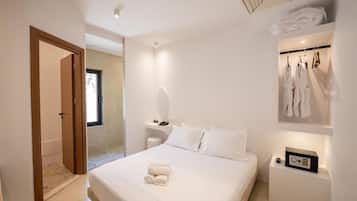 Double Room, Mountain View | WiFi (free), bed sheets