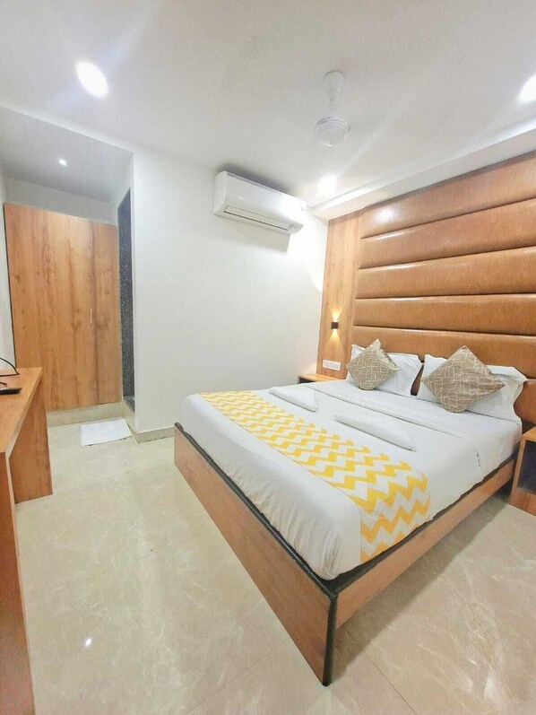 Comfort Double Room | Free WiFi - HOTEL CILANTRO PARK (Mumbai)
