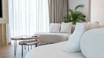Classic-Doppelzimmer, Balkon, Strandblick | Wohnbereich
