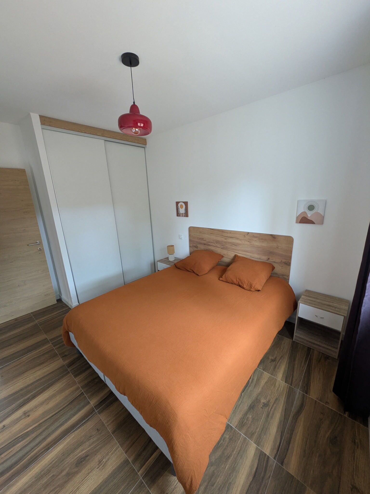 3 室のベッドルーム、WiFi、ベッドシーツ
