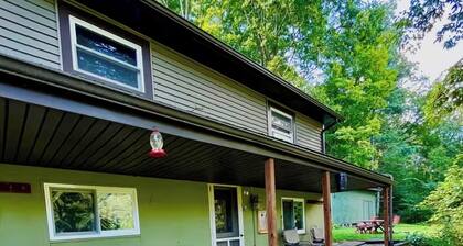Peaceful 3-bedroom cabin in quaint Hillsgrove perfect for relaxing getaway