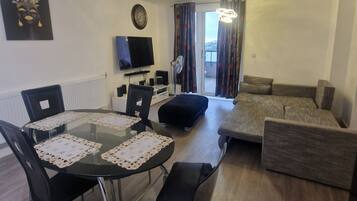 Apartamento, 1 habitación, accesible para personas con discapacidad, balcón | Sala de estar