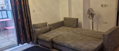 Apartment, 1 Bedroom, Accessible, Balcony | Living room