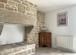 Interior - A House by the Beach (Bénodet)