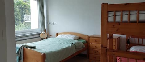 4 Schlafzimmer, Bügeleisen/Bügelbrett, Reisekinderbett, kostenloses WLAN