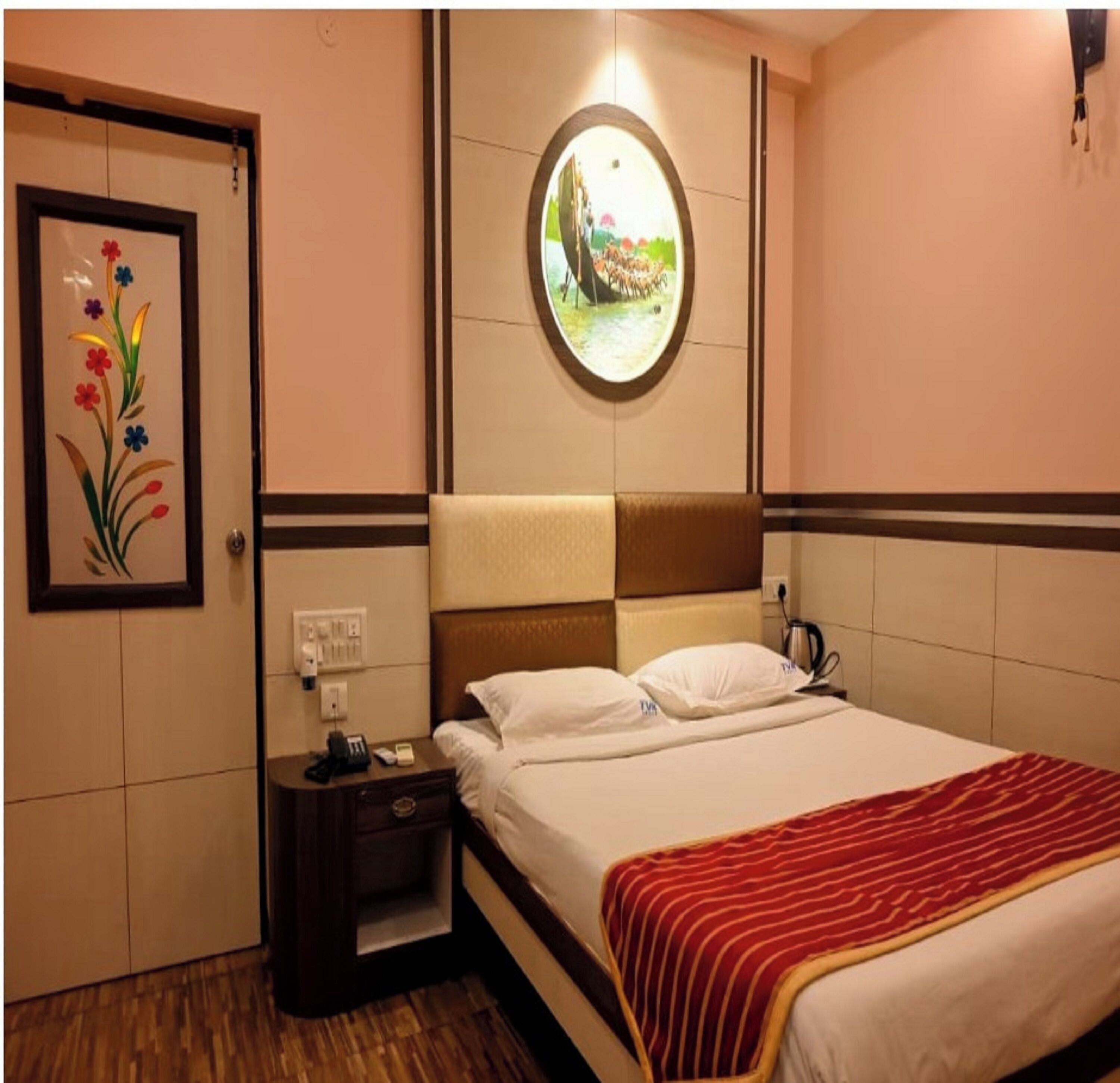 Suite | Hypo-allergenic bedding available, rollaway beds (surcharge)