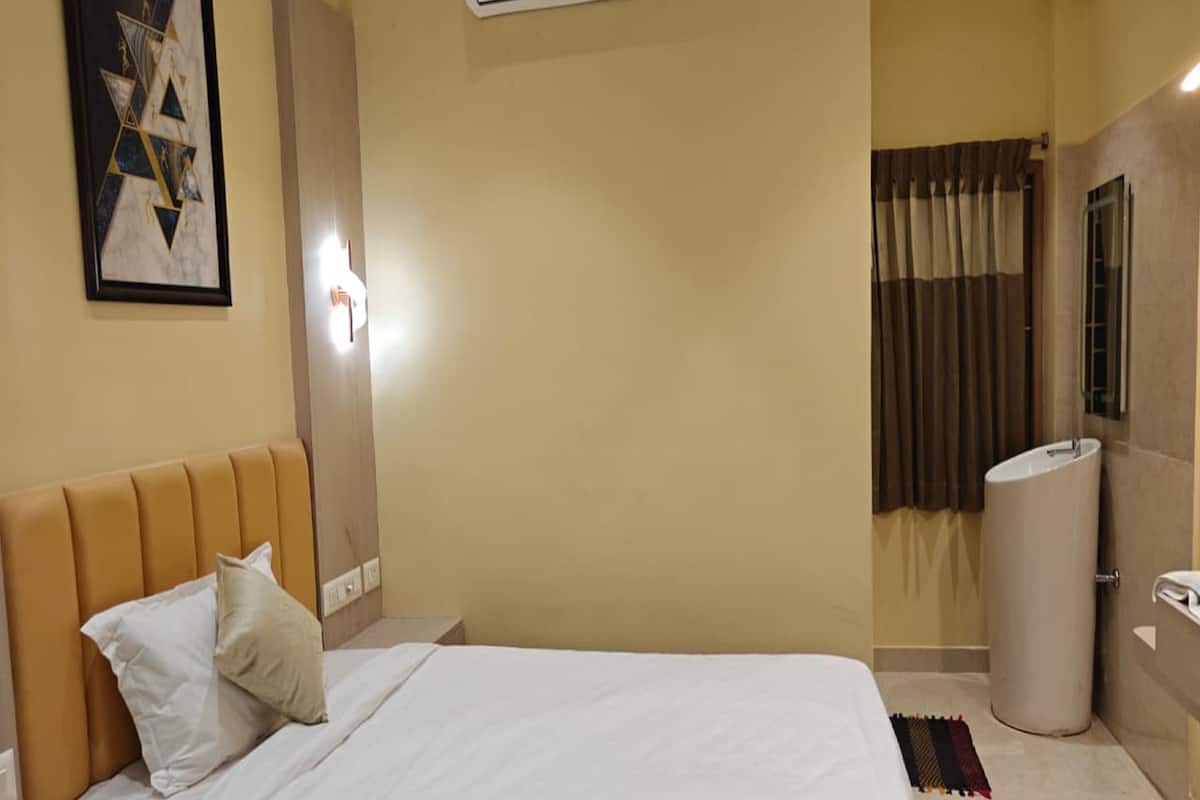 Deluxe Single Room | Hypo-allergenic bedding available, rollaway beds (surcharge)