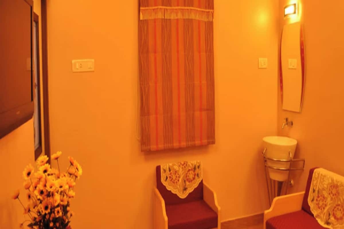 Deluxe Triple Room | Reception